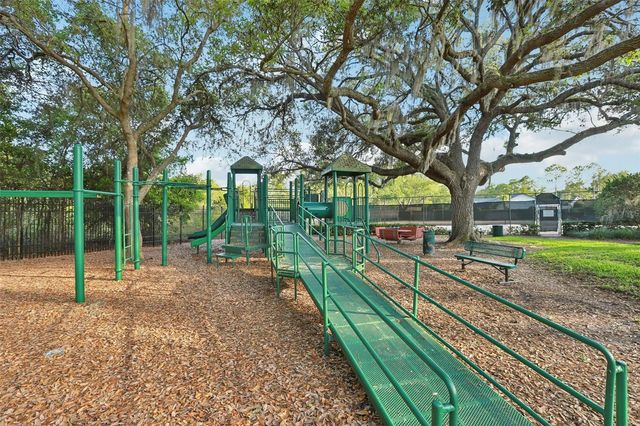 17922 CLEAR LAKE DRIVE, Lutz, FL 33548