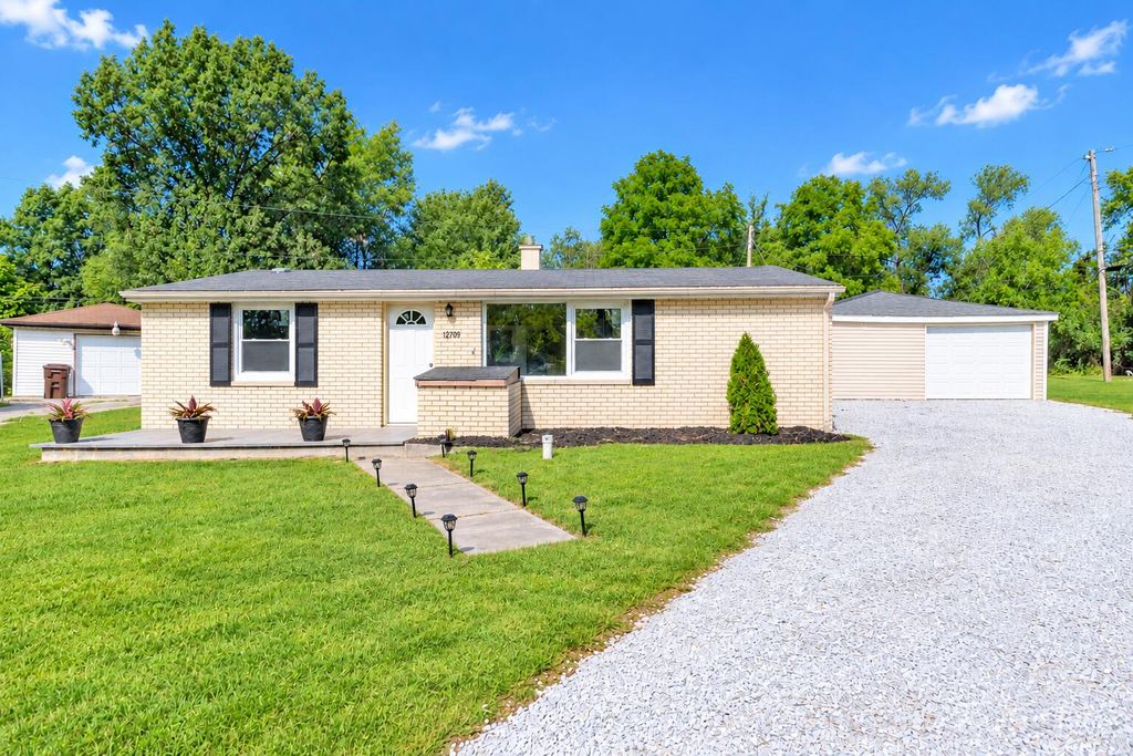 12704 Whitcomb Street, Crown Point, IN 46307