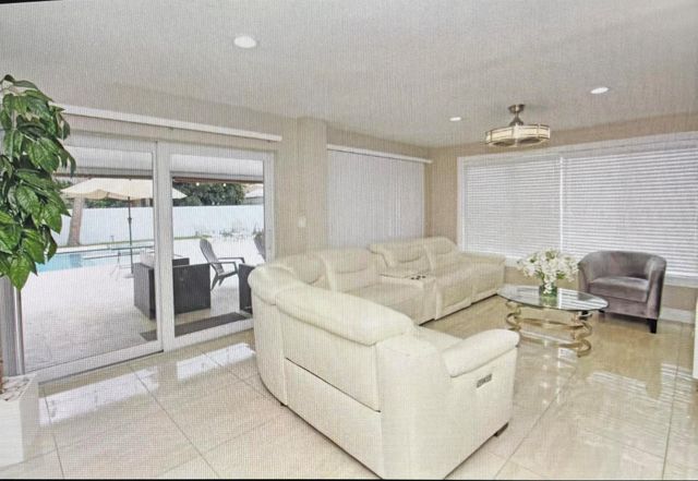 124 Davis Road, Palm Springs, FL 33461