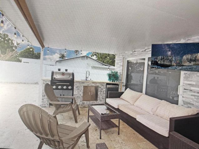 124 Davis Road, Palm Springs, FL 33461