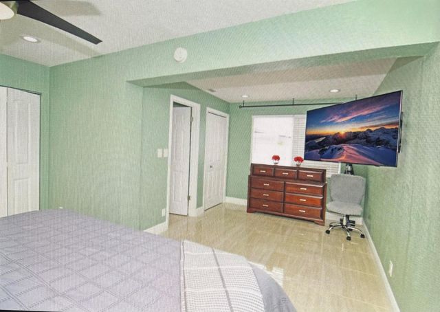 124 Davis Road, Palm Springs, FL 33461