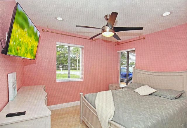 124 Davis Road, Palm Springs, FL 33461