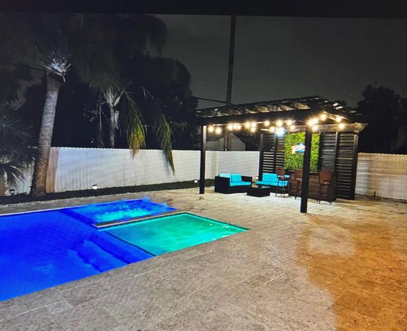 124 Davis Road, Palm Springs, FL 33461