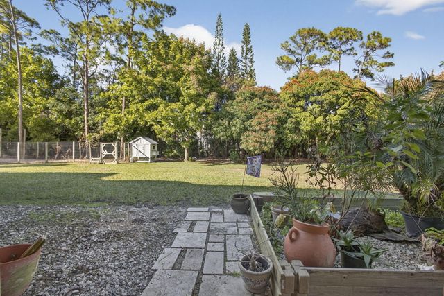 16107 86th Street N, Loxahatchee, FL 33470