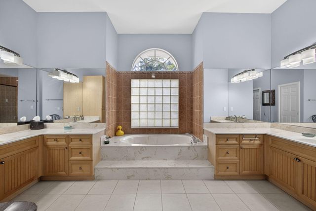 16107 86th Street N, Loxahatchee, FL 33470