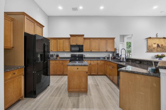 16107 86th Street N, Loxahatchee, FL 33470