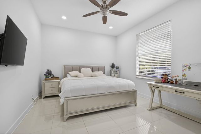 16107 86th Street N, Loxahatchee, FL 33470