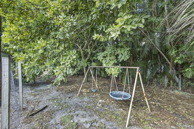 16107 86th Street N, Loxahatchee, FL 33470