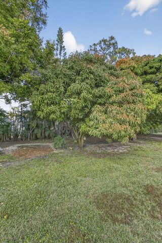 16107 86th Street N, Loxahatchee, FL 33470
