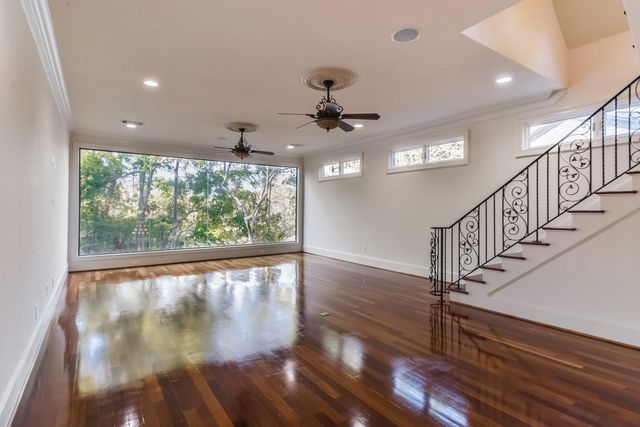 15 W Shady Lane B, Houston, TX 77063