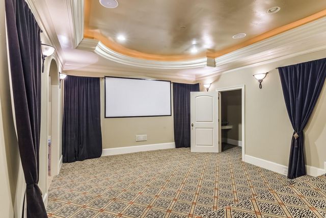 15 W Shady Lane B, Houston, TX 77063