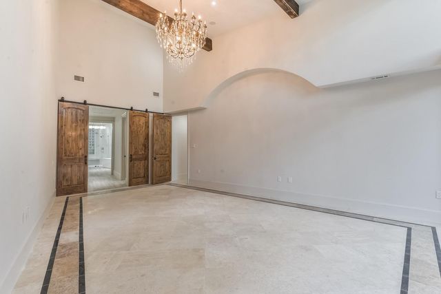 15 W Shady Lane B, Houston, TX 77063