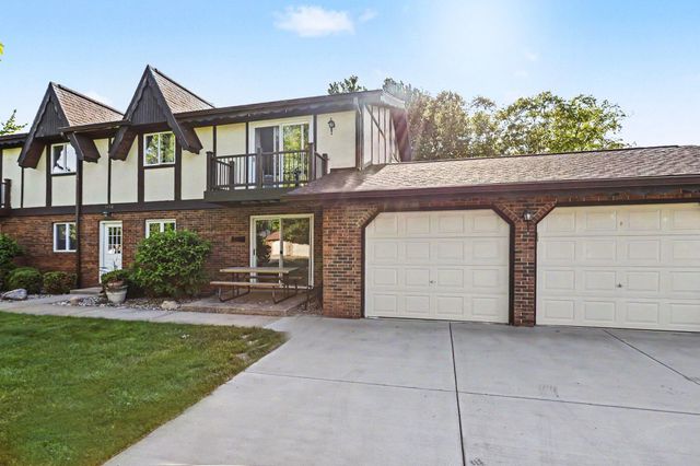 5410 Country Aire Drive 14, Coloma, MI 49038