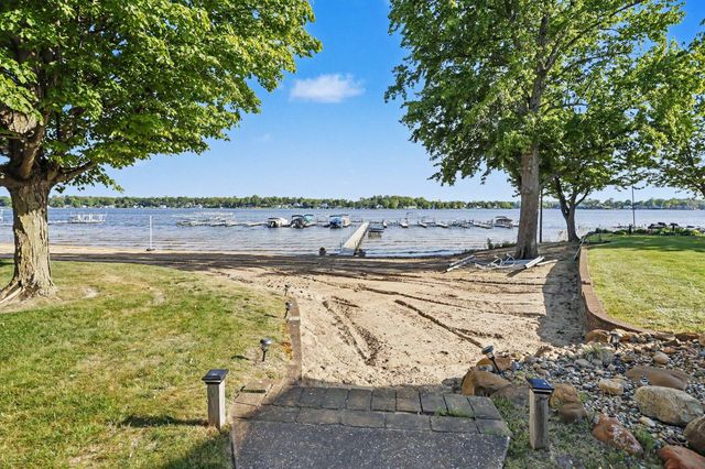 5410 Country Aire Drive 14, Coloma, MI 49038