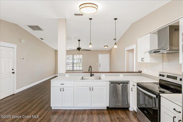 788 Walmsley Street SW, Palm Bay, FL 32908