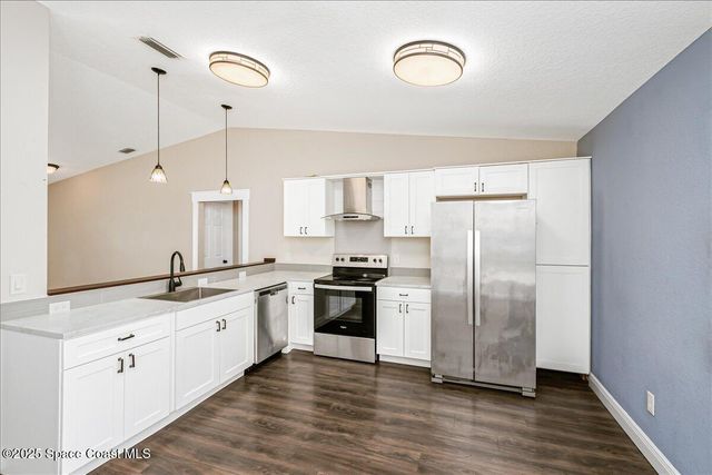 788 Walmsley Street SW, Palm Bay, FL 32908