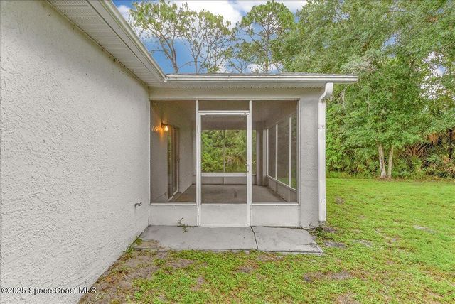 788 Walmsley Street SW, Palm Bay, FL 32908