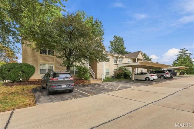 60 Sugar Ridge Court 6, St Peters, MO 63376