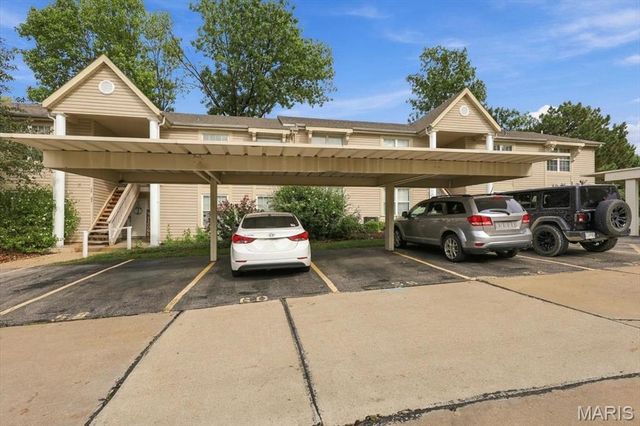 60 Sugar Ridge Court 6, St Peters, MO 63376