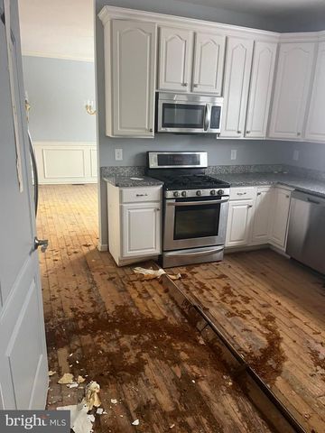 112 JULES DR, Swedesboro, NJ 08085