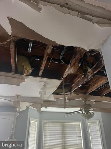 112 JULES DR, Swedesboro, NJ 08085