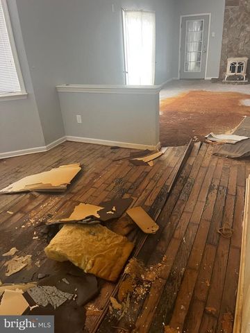 112 JULES DR, Swedesboro, NJ 08085