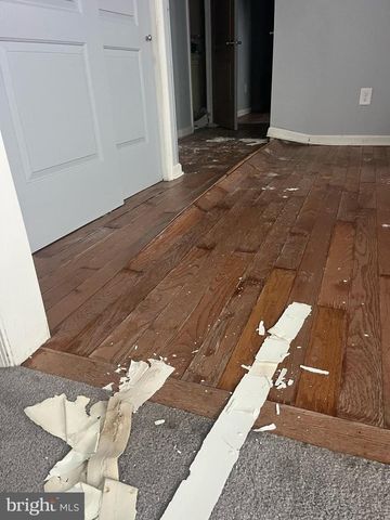 112 JULES DR, Swedesboro, NJ 08085