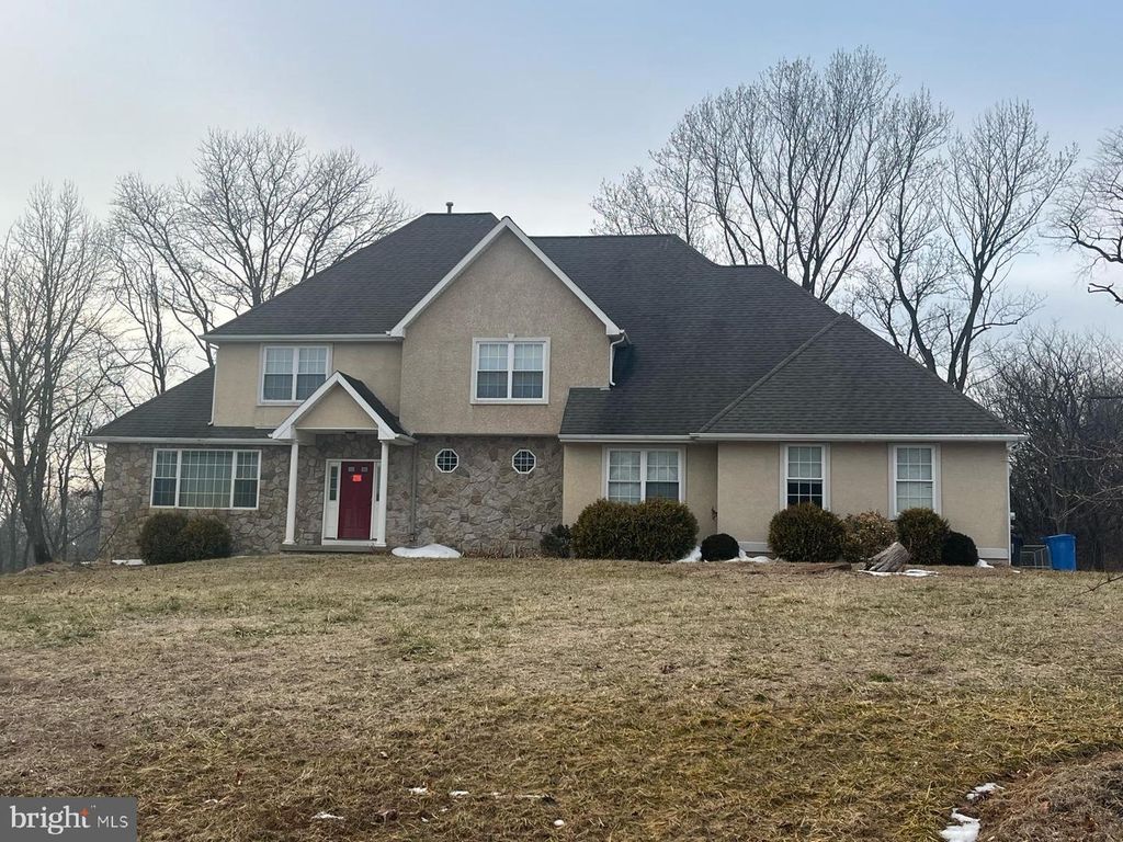 112 JULES DR, Swedesboro, NJ 08085