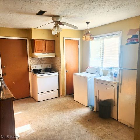 1296 Ottawa Avenue, Akron, OH 44305