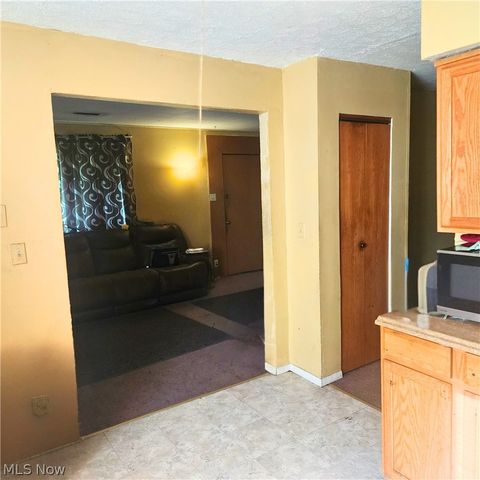 1296 Ottawa Avenue, Akron, OH 44305