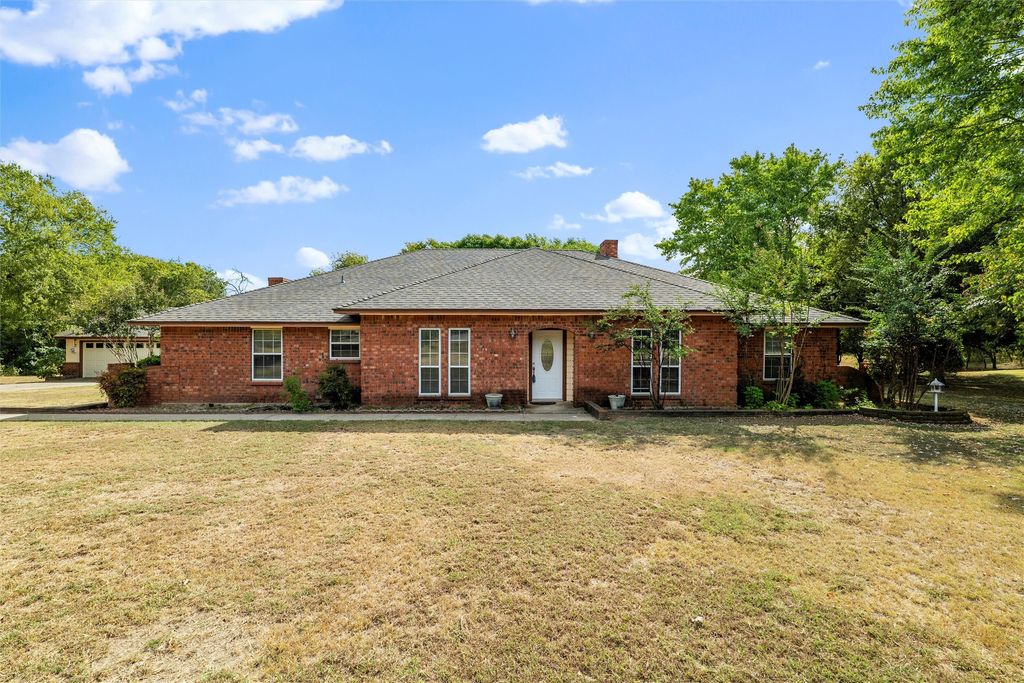 5030 Diamond Creek Drive, Midlothian, TX 76065