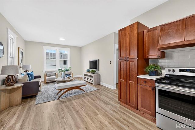 8706 Valcour Avenue, St Louis, MO 63123