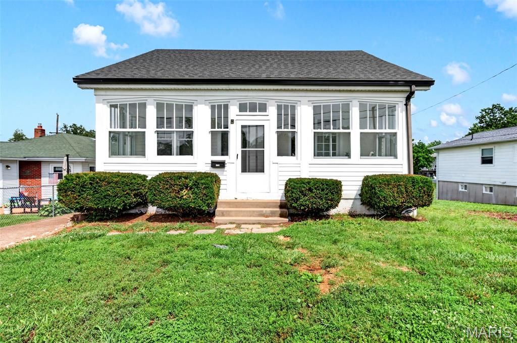 8706 Valcour Avenue, St Louis, MO 63123