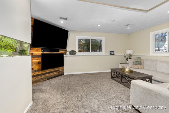 6165 Arroyo Vista Drive Ne, Cannon Twp, MI 49341