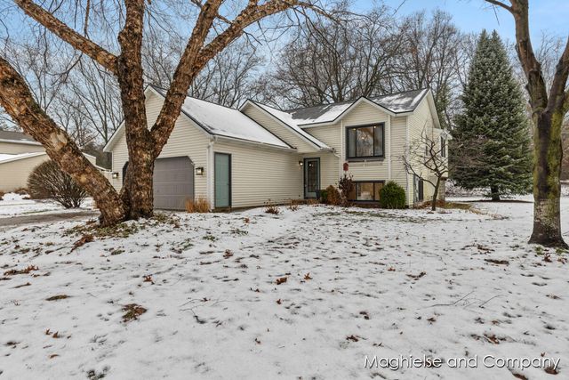 6165 Arroyo Vista Drive Ne, Cannon Twp, MI 49341