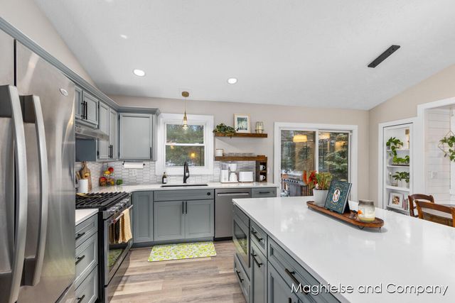 6165 Arroyo Vista Drive Ne, Cannon Twp, MI 49341