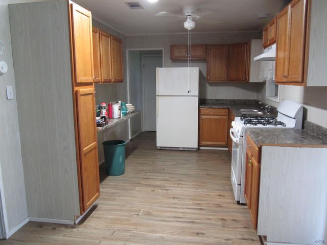 170 Ledet Ln, Larose, LA 70373