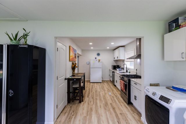 1904 Ezra Avenue, Zion, IL 60099