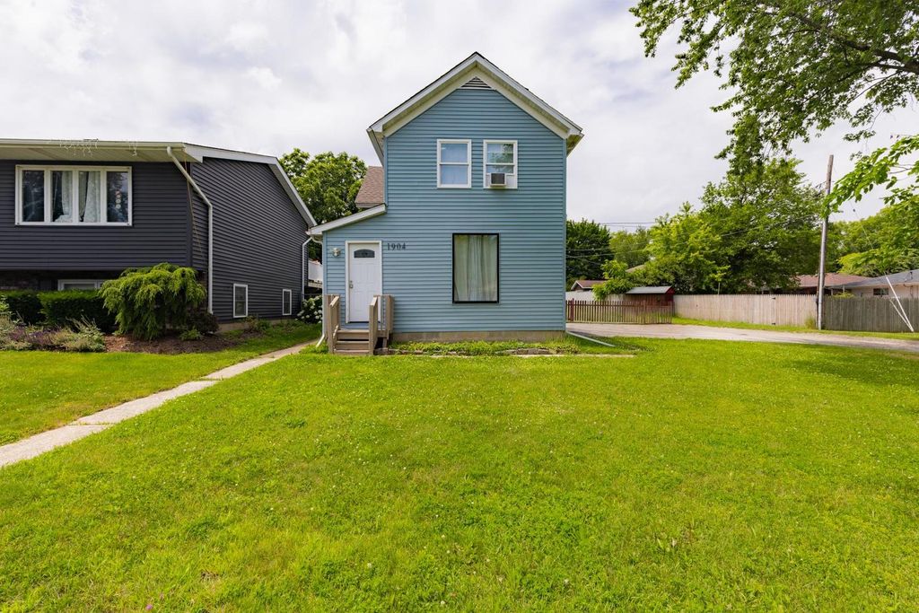 1904 Ezra Avenue, Zion, IL 60099