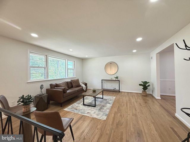 1922 OAKWOOD ST, Temple Hills, MD 20748