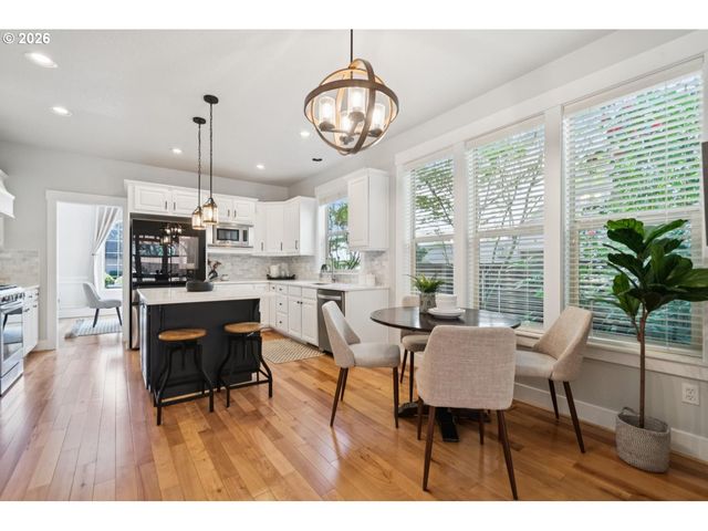 13213 Sw DEERGROVE Ln, Portland, OR 97224