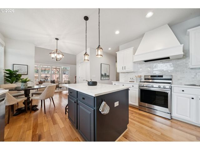 13213 Sw DEERGROVE Ln, Portland, OR 97224