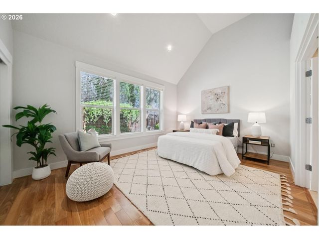 13213 Sw DEERGROVE Ln, Portland, OR 97224