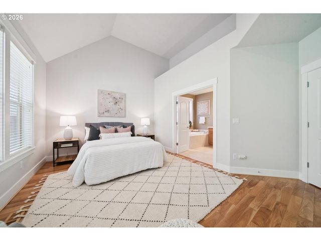 13213 Sw DEERGROVE Ln, Portland, OR 97224