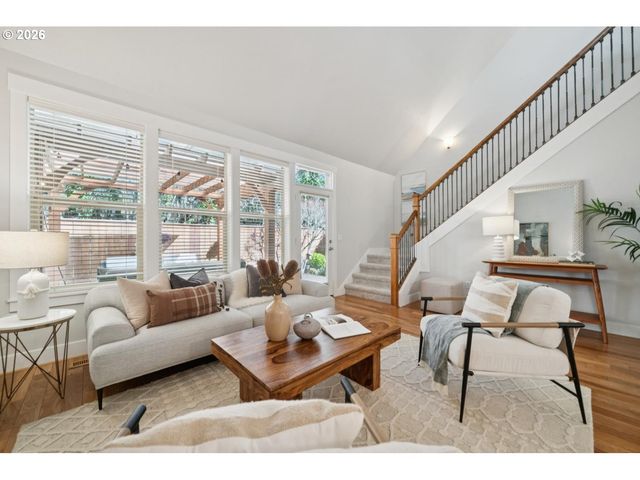 13213 Sw DEERGROVE Ln, Portland, OR 97224