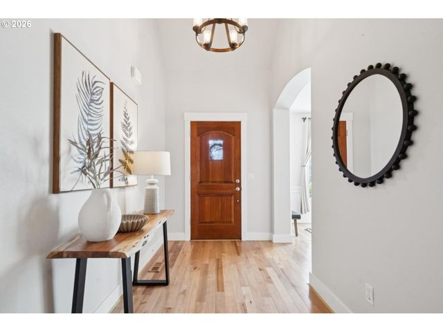 13213 Sw DEERGROVE Ln, Portland, OR 97224