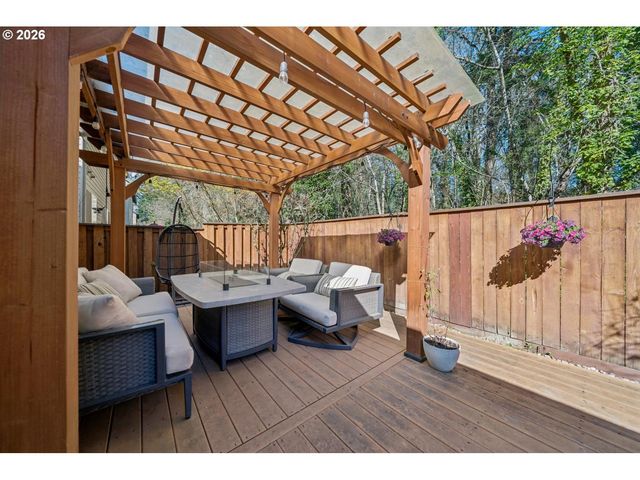 13213 Sw DEERGROVE Ln, Portland, OR 97224