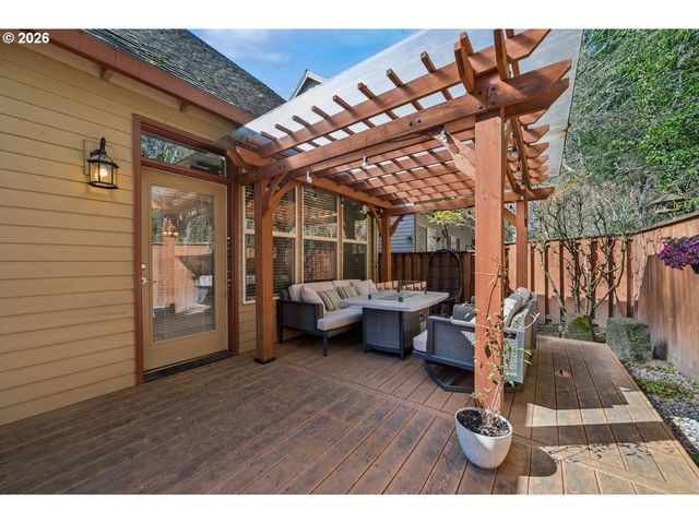 13213 Sw DEERGROVE Ln, Portland, OR 97224