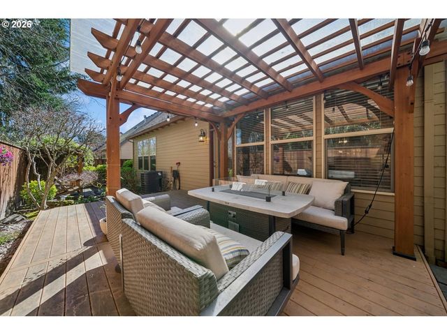 13213 Sw DEERGROVE Ln, Portland, OR 97224