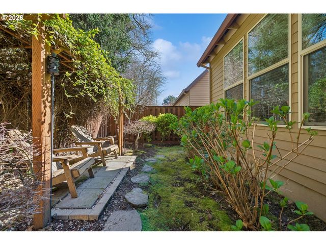 13213 Sw DEERGROVE Ln, Portland, OR 97224